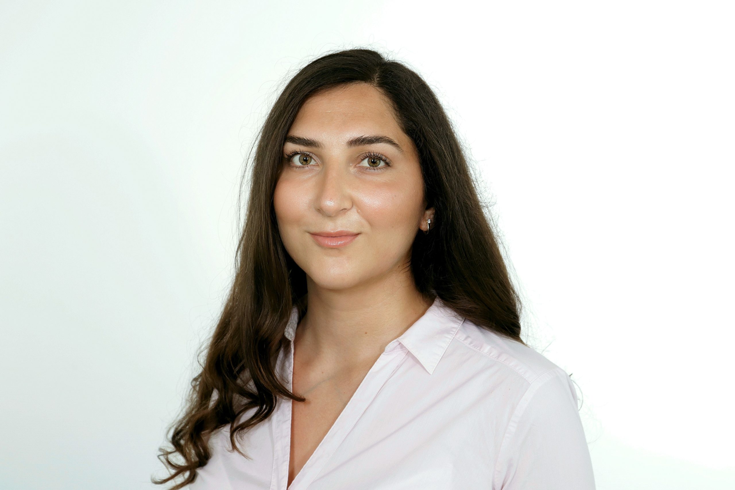 CONSULLTEAM_Steuerberatungsges_Frau Nikolyan